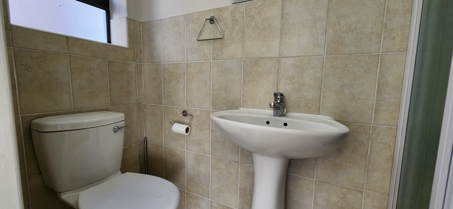 To Let 2 Bedroom Property for Rent in Vredekloof East Western Cape